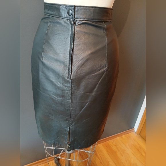 Leather skirt - Picture 2 of 8